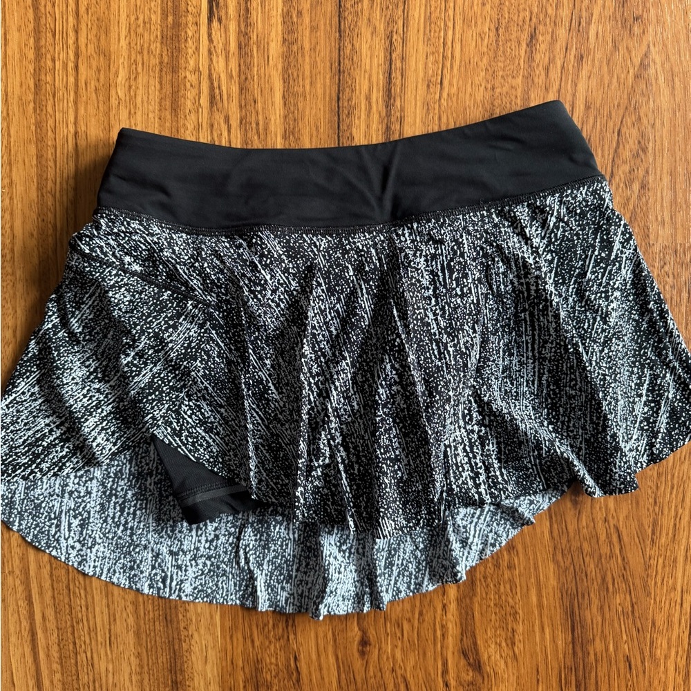 Lululemon Athletica Black and White Tennis Skirt